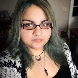 Meet your Posher, Aida